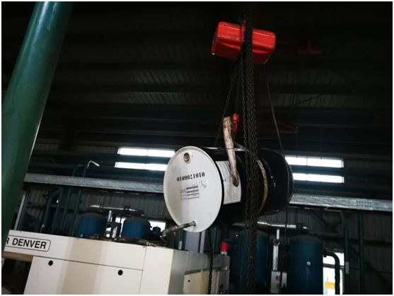由于油品問題導(dǎo)致油氣分離器壓差高，空壓機(jī)潤滑油結(jié)膠，油濾堵塞，機(jī)器高溫報警(圖4)