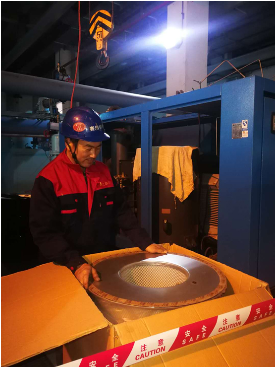 油氣分離器使用過(guò)程中因壓差過(guò)高被擊穿，造成跑油，油分配料不匹配造成壓差過(guò)高(圖3)